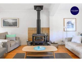 NATURE LOVERS DREAM // FIREPLACE //ACCESS TO HIKES Guest house, Wentworth Falls - 4