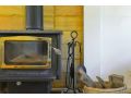 NATURE LOVERS DREAM // FIREPLACE //ACCESS TO HIKES Guest house, Wentworth Falls - thumb 3