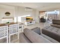 Nautilus Luxury Home Guest house, Paynesville - thumb 4