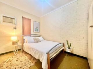 Neat 2 bedroom apartment, with free parking Apartment, Western Australia - 4