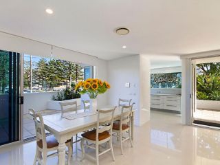 Neilson on the Park Unit 1 - 3 bedroom with large outdoor patio, easy walk to everything Apartment, Coolangatta - 3