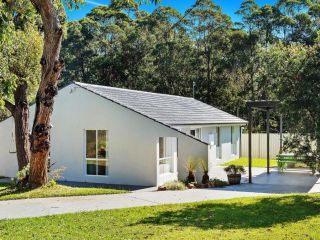Nestled in the National Park Right in the Heart of Husky Guest house, Huskisson - 2