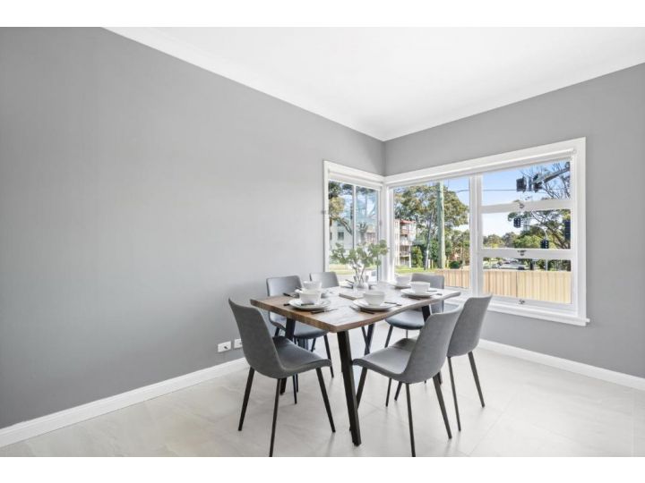 New 2 Bedroom House 500m to Mall with Free Parking Guest house, Bankstown - imaginea 9