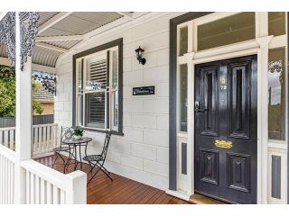 'Gladstone' only minutes walk to the Bendigo train station! Guest house, Bendigo - 1