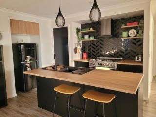 New apartment 3 min to Sovereign Hill & Wildlife Park Apartment, Ballarat - 2