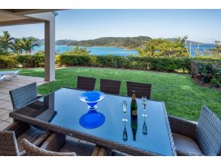 New La Bella Waters 1 Wide Reaching Ocean Views And Buggy Guest house, Hamilton Island - 2