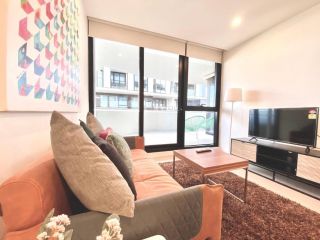 New Oakleigh Stylish 2 Bedroom APT With Beautiful View 2A Apartment, Oakleigh - 3