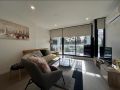 New Oakleigh Stylish 2B2B Townhouse With Beautiful View 03 Guest house, Oakleigh - thumb 2