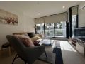 New Oakleigh Stylish 2B2B Townhouse With Beautiful View 03 Guest house, Oakleigh - thumb 9