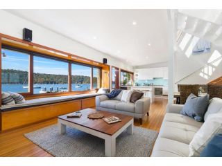 Waterfront Scotland Island Holiday Home - Family & Pet Friendly - 3 Bedrooms - Wifi - Netflix - Private Jetty Guest house, New South Wales - 1