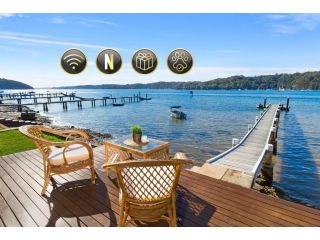 Waterfront Scotland Island Holiday Home - Family & Pet Friendly - 3 Bedrooms - Wifi - Netflix - Private Jetty Guest house, New South Wales - 2