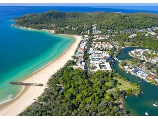 Sunshine Beach Retreat - 3 Bedroom Family Apartment - Wifi - Netflix - 2 Cars Apartment, Sunshine Beach - 4