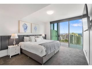 NEW Wings 3Bedroom 2 story top floor apartment. Apartment, Gold Coast - 3