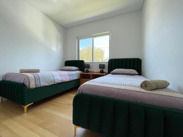 NEW Modern 4 Bedrooms Villa! A convenience location! Guest house, Sydney - imaginea 12