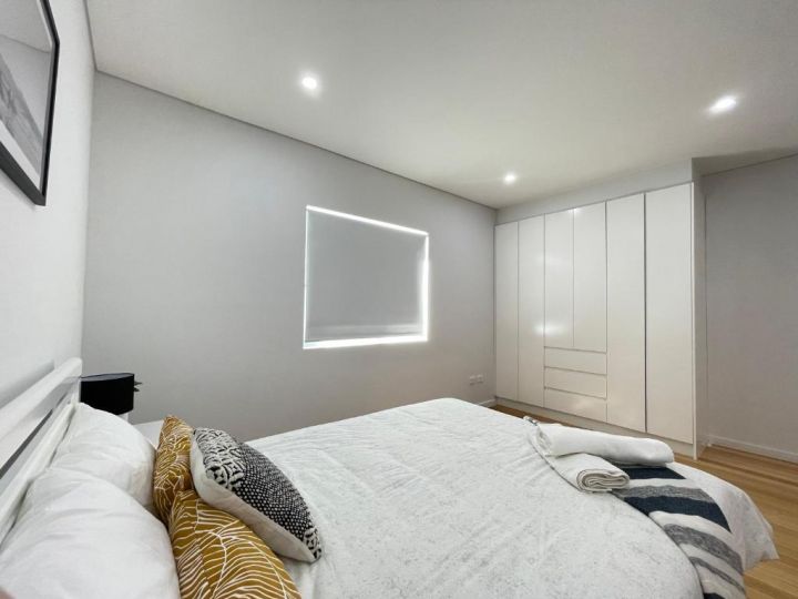 NEW Modern 4 Bedrooms Villa! A convenience location! Guest house, Sydney - imaginea 9