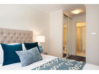 Comfy 2-Bed Apartment with Gym and Pool Apartment, Sydney - 3
