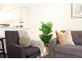 Comfy 2-Bed Apartment with Gym and Pool Apartment, Sydney - thumb 9