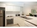 Comfy 2-Bed Apartment with Gym and Pool Apartment, Sydney - thumb 18