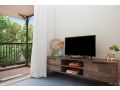 Comfy 2-Bed Apartment with Gym and Pool Apartment, Sydney - thumb 5