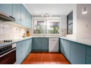 Modern & comfortable apartment close to the beach Apartment, Sunshine Beach - 3