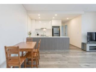 Nice and Clean Apartment with Free Wifi and Netflix Apartment, Bankstown - 2