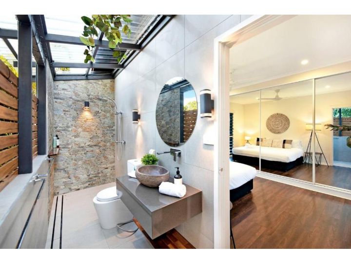 Nightcliff Gardenscape, An Indoor-outdoor Pool Retreat Villa, Australia - imaginea 14
