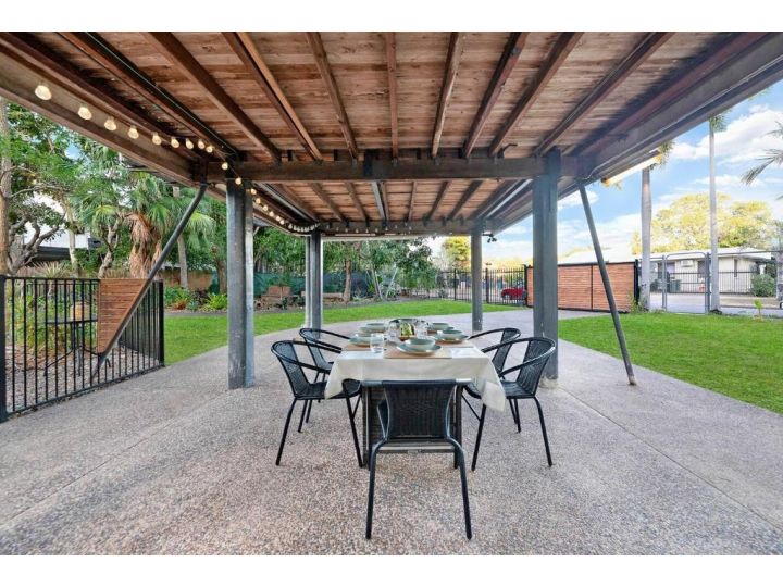 Nightcliff Gardenscape, An Indoor-outdoor Pool Retreat Villa, Australia - imaginea 8