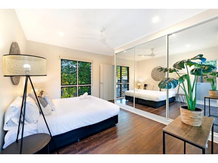 Nightcliff Gardenscape, An Indoor-outdoor Pool Retreat Villa, Australia - imaginea 6