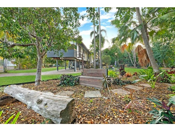 Nightcliff Gardenscape, An Indoor-outdoor Pool Retreat Villa, Australia - imaginea 10
