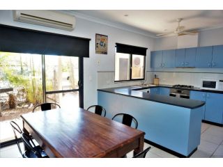 Ningaloo Breeze Villa 8 - 3 Bedroom Fully Self-Contained Holiday Accommodation Villa, Exmouth - 5