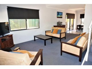 Ningaloo Breeze Villa 8 - 3 Bedroom Fully Self-Contained Holiday Accommodation Villa, Exmouth - 1