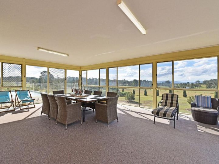 Noble Willow Estate Lovedale. Super Spacious, with views and pool Guest house, Lovedale - imaginea 7
