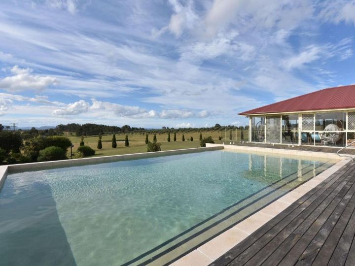Noble Willow Estate Lovedale. Super Spacious, with views and pool Guest house, Lovedale - imaginea 20