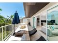 NOOSA BLUE Penthouse Views, 450 metres to Hastings St and Beach Apartment, Noosa Heads - thumb 3
