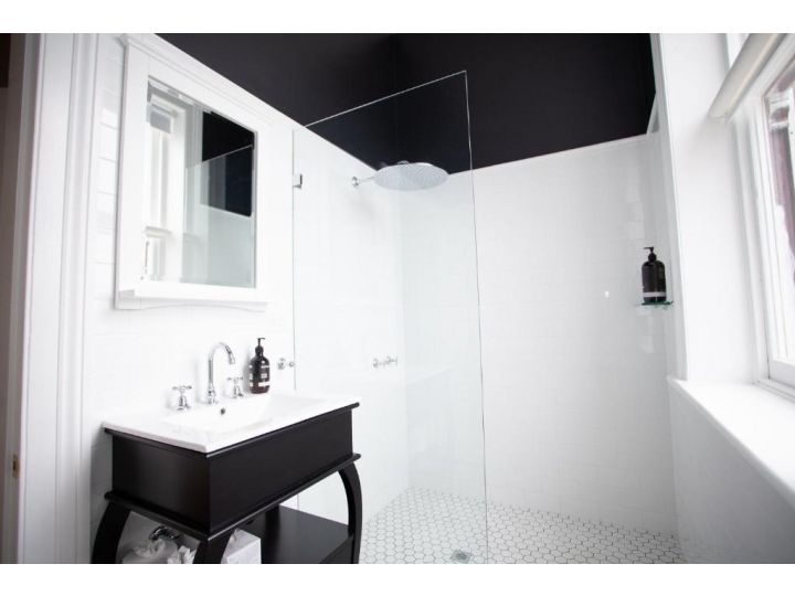 NORFOLK SUITE Old Market Inn Apartment, Port Fairy - imaginea 5