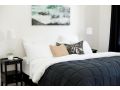 NORFOLK SUITE Old Market Inn Apartment, Port Fairy - thumb 2