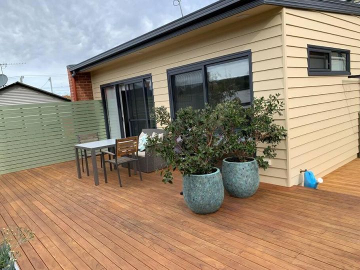 North Hobart, Tranquil Retreat, No Stairs, Access Apartment, New Town - imaginea 11