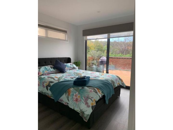 North Hobart, Tranquil Retreat, No Stairs, Access Apartment, New Town - imaginea 13