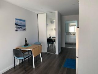 North Hobart, Tranquil Retreat, No Stairs, Access Apartment, New Town - 5