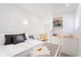 Nouvelle Studio on Napier Apartment, Victoria - 2