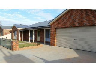 Numurkah Self Contained Apartments - The Saxton Apartment, Victoria - 1