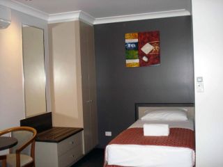 Oakey Motor Inn Hotel, Queensland - 5