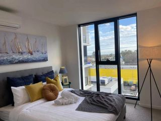 Oakleigh Stylish 3 Bedrooms apartment 4C Apartment, Oakleigh - 3