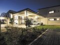 Oaks Middlemount Suites Aparthotel, Queensland - thumb 1
