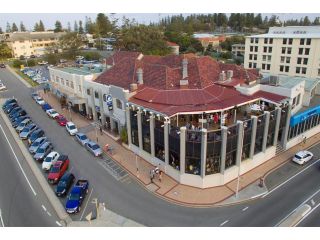 Ocean Beach Hotel Hotel, Perth - 1