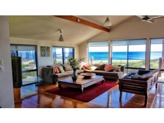 Blue Ocean Haven - Expansive Ocean Views in this Classic Family Beach House in Peppermint Grove Beach Guest house, Western Australia - 1