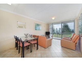 Ocean Court 8 13 Lord Street Apartment, Port Macquarie - 4