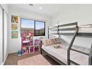 Ocean Grove Coastal Haven- 4bdm, great yard! Guest house, Ocean Grove - 1