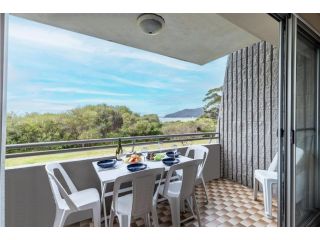 Ocean Shore 5 27 Weatherly Close waterfront unit with views to Shoal Bay Apartment, Nelson Bay - 1