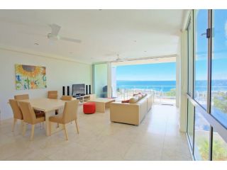 Ocean View 1 - Rainbow Beach - Luxury With Unrivalled Views, Aircon, Wifi, Pool Guest house, Rainbow Beach - 2